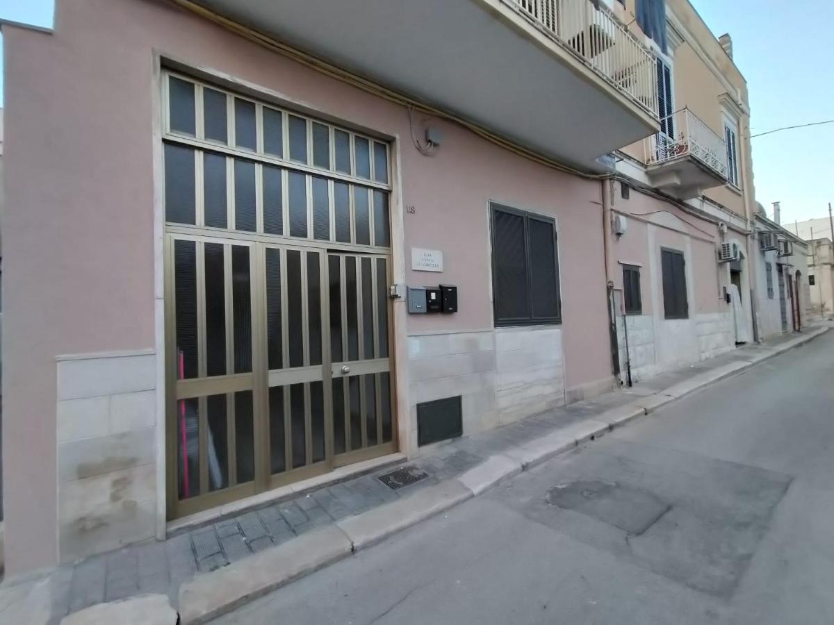 Casa Vacanze Al Castello Trani Exterior foto