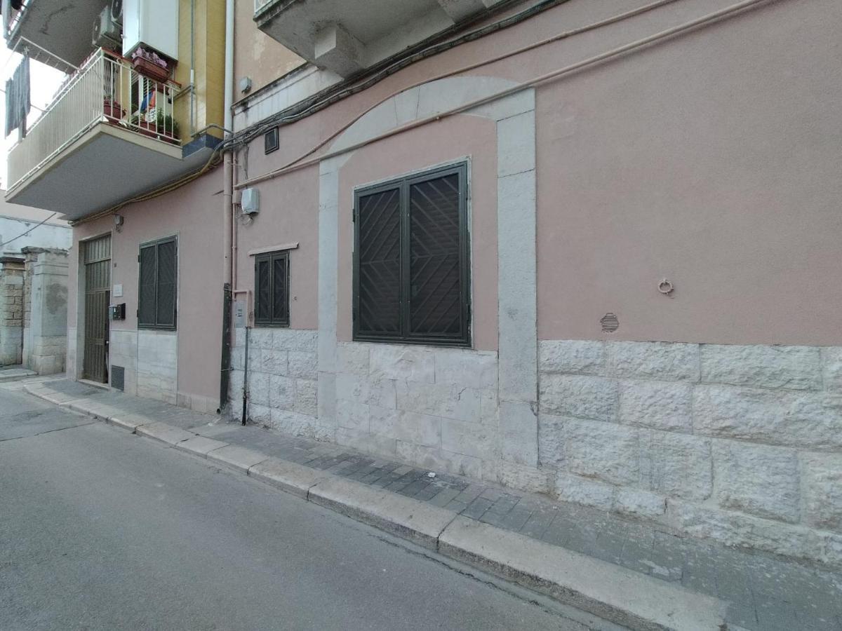 Casa Vacanze Al Castello Trani Exterior foto